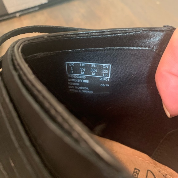 Clark’s black fall booties - Picture 2 of 5